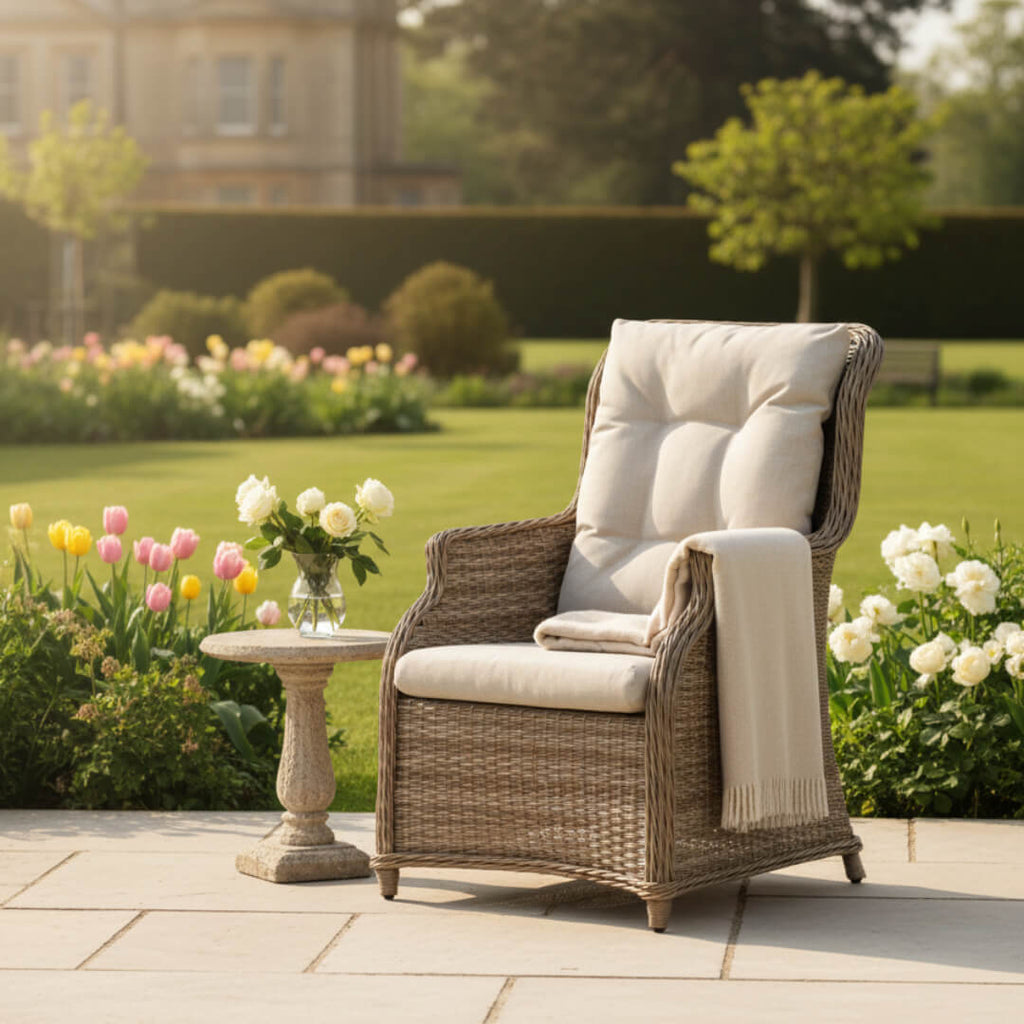 2 Seat Wingback Bistro Set with Table