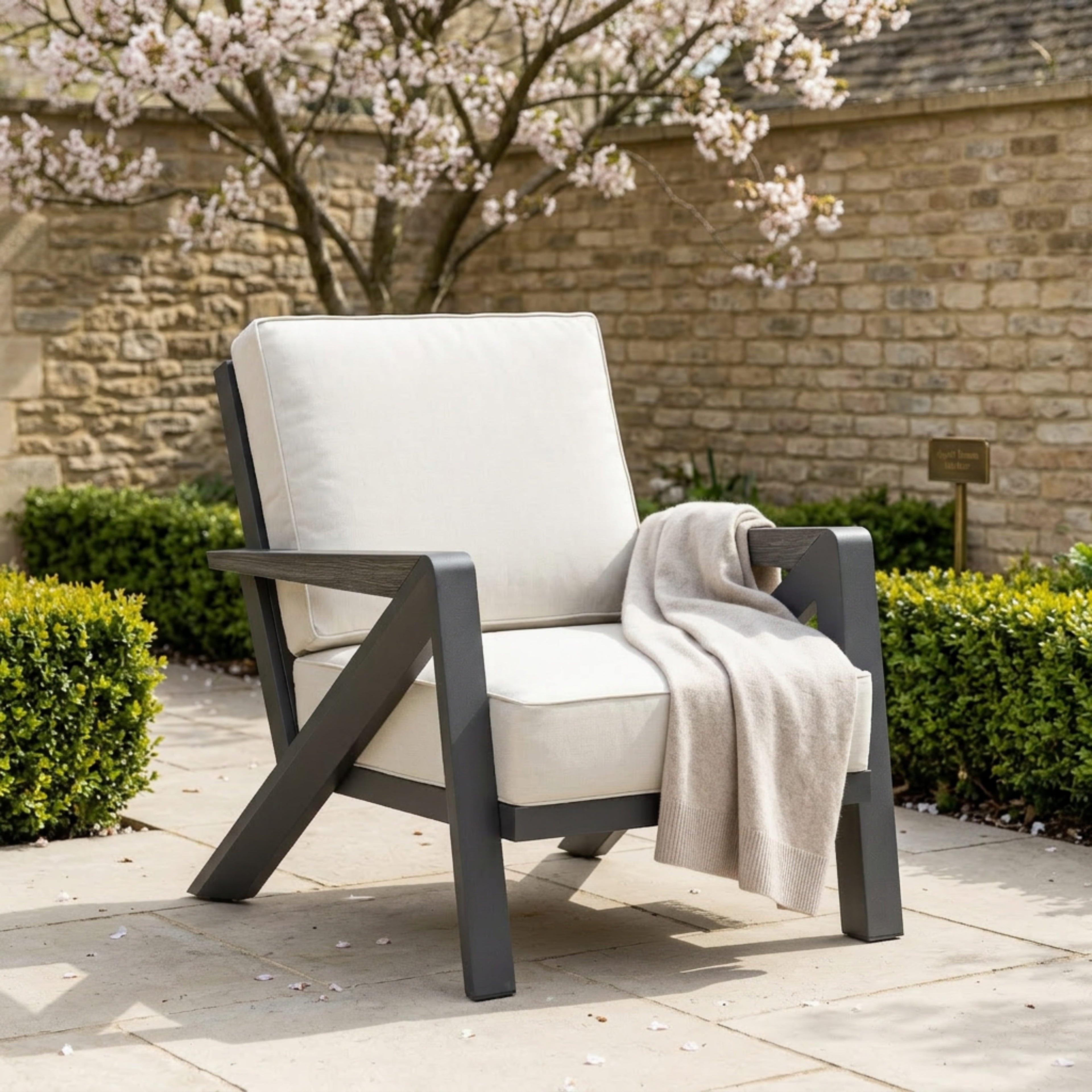 Individual Lounge Armchair